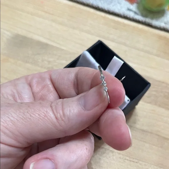 Elegant 14K White Gold Diamond Hoop Earrings - Picture 3 of 6